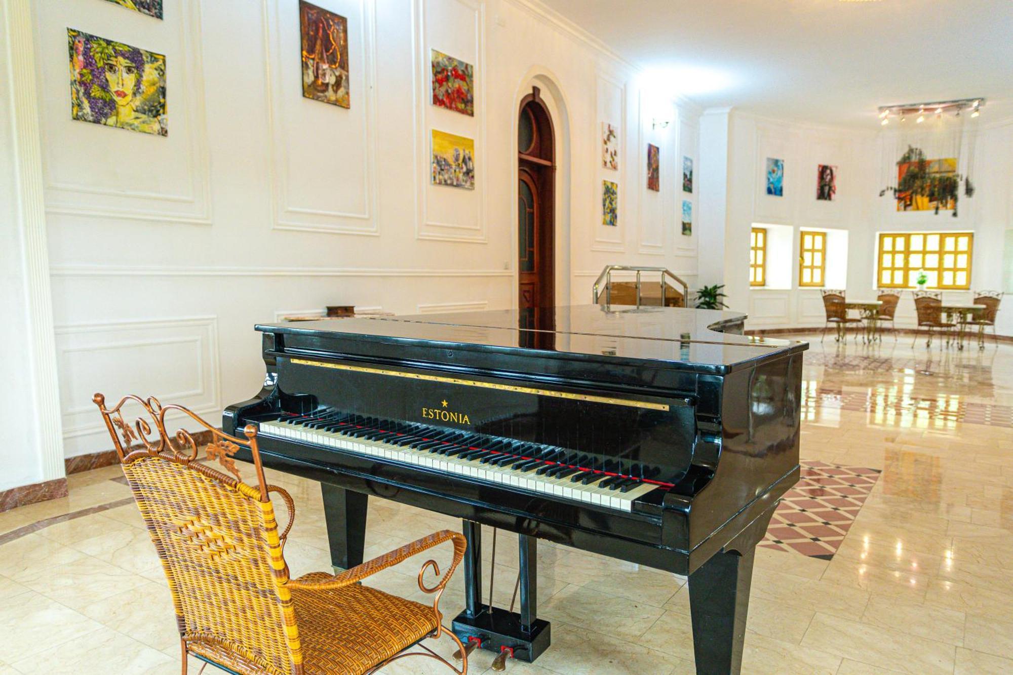 Chabiant Guesthouse Chateau Monolit Ikinci Yeniyol Экстерьер фото